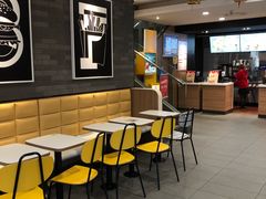 用餐区-麦当劳(桐乡润丰步行街店)