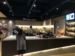 -瑞幸咖啡(新世界中心店)