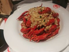 -肥肥虾庄·金牌油焖大虾(汉街SKP店)