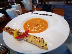 意大利番茄奶油汤配鸡肉沙沙-V Bar海景扒房(北海湾惠龙万达嘉华酒店)