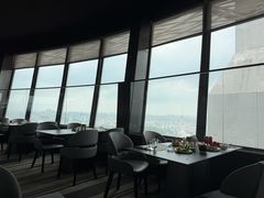-亚洲国际大酒店·云顶阁旋转自助餐厅