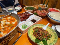 -老滇山寨•云南特色菜•地方菜•民族风情歌舞表演(金碧店)