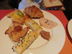 -筠咖啡西餐厅(上海国展宝龙丽筠酒店)