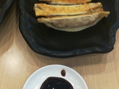 招牌手工原味锅贴-四海游龙(大华店)