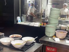 -亮亮面馆(经六路店)