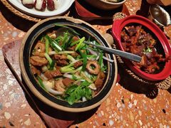 招牌啫啫肥肠煲-涌煲记·蟹煲·砂锅海鲜·煲出宁波味(天一旗舰店)