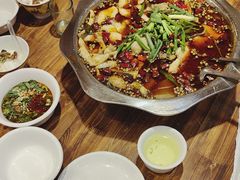 -乡土特色.冷锅鱼.牦牛肉汤锅