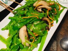 五彩花菇荷兰豆-云海肴·汽锅鸡·云南菜(美罗城店)