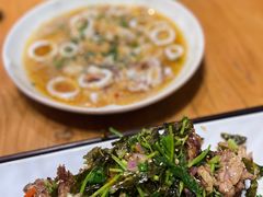 -头上红煨盐鸡·非遗院子餐厅