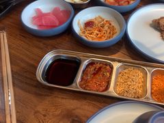 -明洞阿姨·韩式酱蟹烤肉·创意料理(三元桥店)