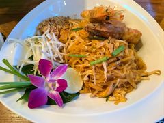 -Chom Cafe and Restaurant