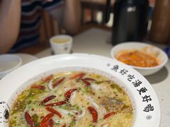 -江渔儿酸菜鱼·拔草餐厅(虎门君乐汇店)