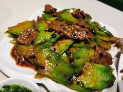 豉汁凉瓜炒牛肉-香港新发烧腊茶餐厅(水围店)
