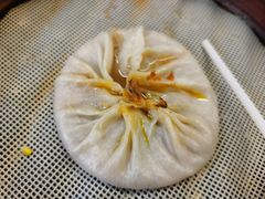 蟹黄汤包-忆秦园小笼包(惠山古镇总店)
