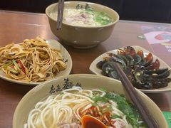 -亮亮面馆(经六路店)