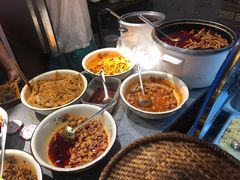-爆炸头阿姨小四川正宗川味小吃(无任何分店)