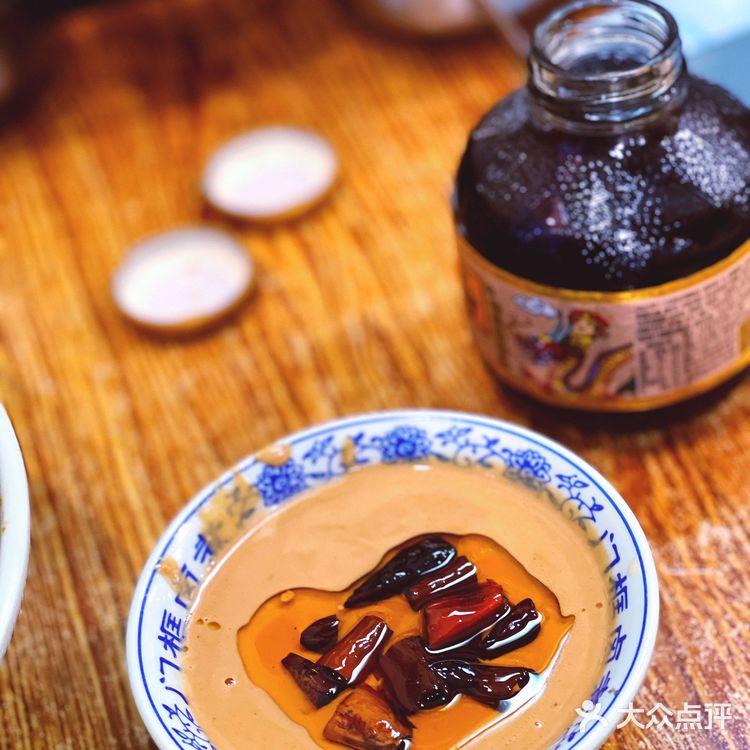 “她”点名要吃的卤煮!