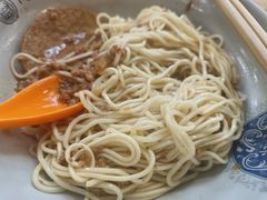 -同济大学本部学苑饮食广场