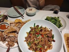 -江城小馆陕南妈妈菜·全球旅行餐厅(钟楼店)
