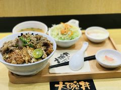 -熊吞·大碗丼烧肉饭(济宁万达广场店)