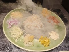 -得意咚瓜·顺德鱼生·冬瓜火锅(深圳首店)