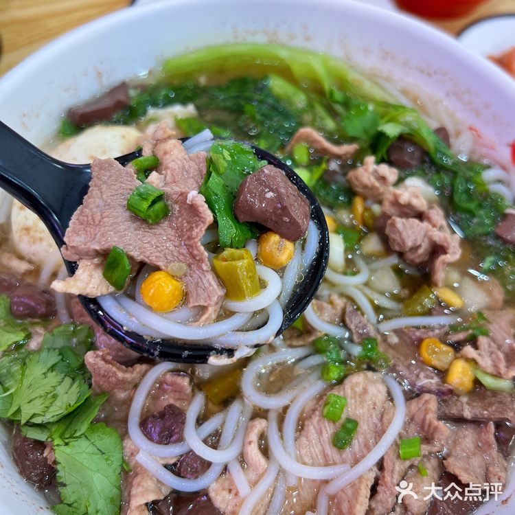 这碗料足汤鲜的杀猪粉真的无敌了❗️❗️