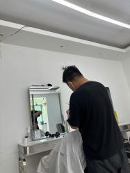 -艺时·漂发·染发·烫发店
