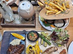 -Mark&Mars Restaurant