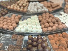 -Laderach 莱德拉(上海环贸iapm店)