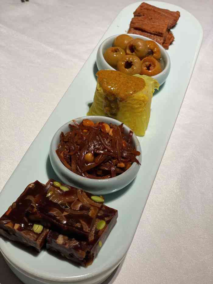 北平楼(惠新里店)-"北京菜,说实话,菜品不错,量够大,挺实惠.