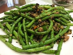 榄菜肉松炒长豆角-德烨酒家
