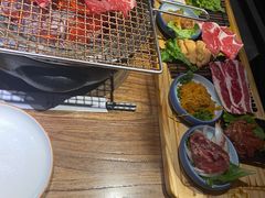 -明洞阿姨·韩式酱蟹烤肉·创意料理(三元桥店)