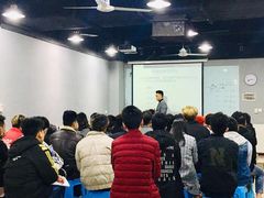 -粤港芭莎美容美发化妆学校