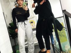 -菠萝格斗巴西柔术训练馆