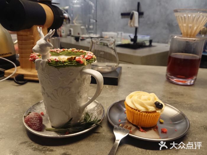 BE NORMAL CAFE(霞溪路店)玫瑰杯子蛋糕图片