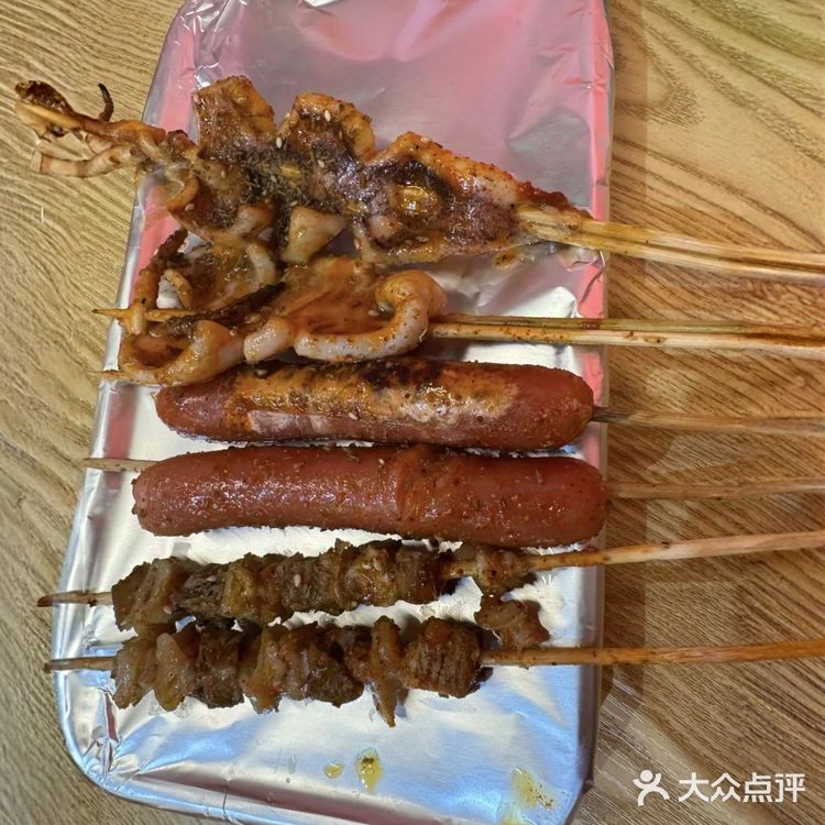 夜宵时间烧烤大餐