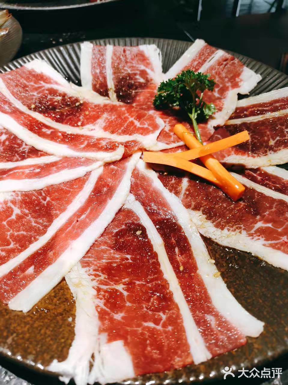 大口吃肉！干干干！ 就来瞳瞳瞳[加油]