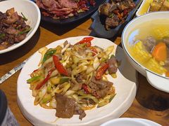 -隔壁老王·家常云南菜(花巷店)