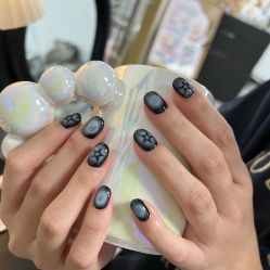 -芊屿芊浔美甲