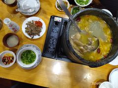 -鲁朗边巴次仁农家石锅