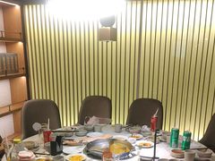 -左庭右院鲜牛肉火锅(浦江欢乐颂店)