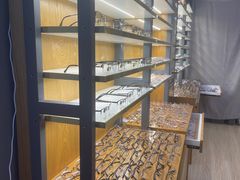 -优医视平价眼镜蔡司依视路折扣工厂店(德胜门店)