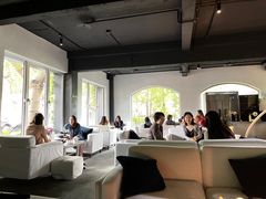 靠窗位-穹六人间 people 6(岳阳路店)