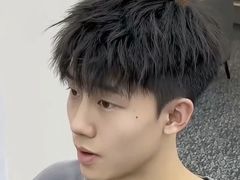 -鸿通城购物中心