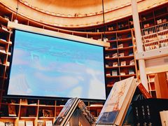 -新华文创·光的空间