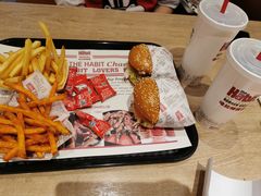 -The Habit Burger Grill 哈比特汉堡(爱琴海店)