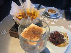 -穹六人间 people 6(岳阳路店)