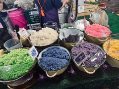 -Chom Cafe and Restaurant