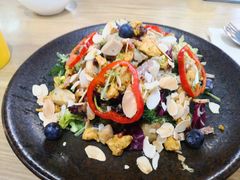 咖喱鸡肉西兰花沙拉-HELLO 27 意面·沙拉·帕尼尼