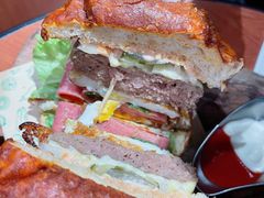 双蛋指椒牛肉汉堡-魏斯理汉堡(西安沣东吾悦店)